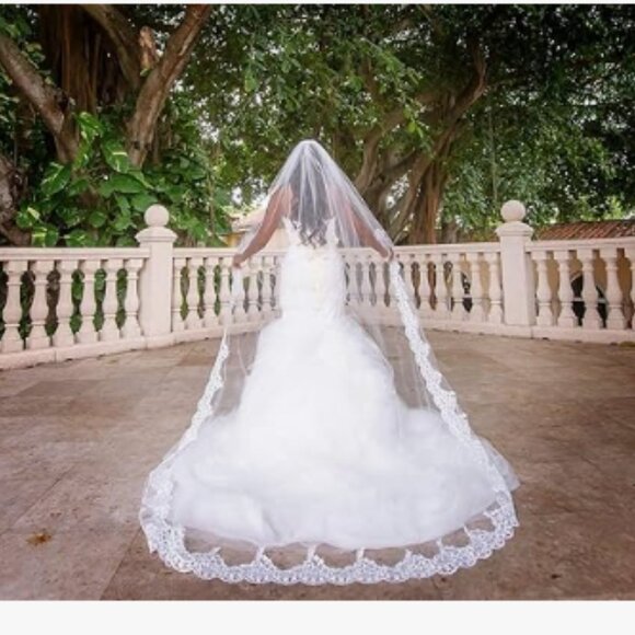 Lace Cathedral length (White) Veil w/ comb - Picture 1 of 4